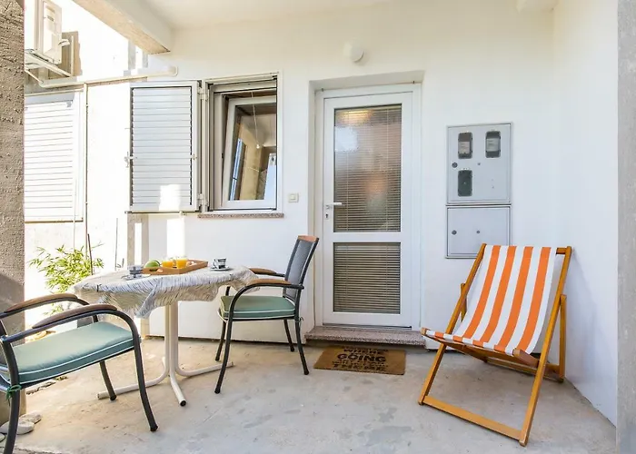 Andrea Daire Sveta Marina